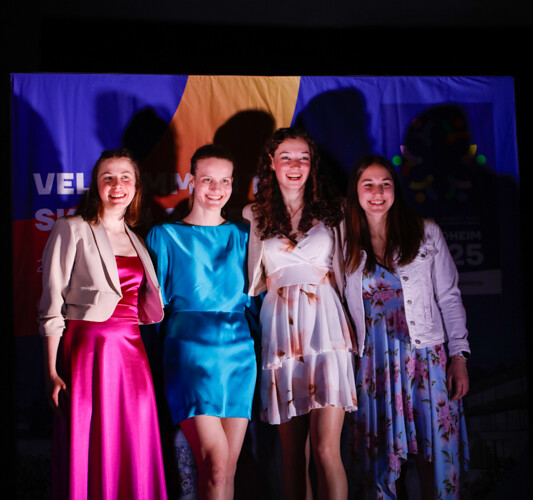 Fotoshooting der Damen beim Abschlussbankett: Tia Malovrh (SLO), Ema Volavsek (SLO), Silva Verbic (SLO), Teja Pavec (SLO), (l-r)