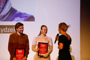 Johannes Rydzek (GER) und Annika Malacinski (USA) (l-r) werden als "Advocates of the Year" ausgezeichnet.