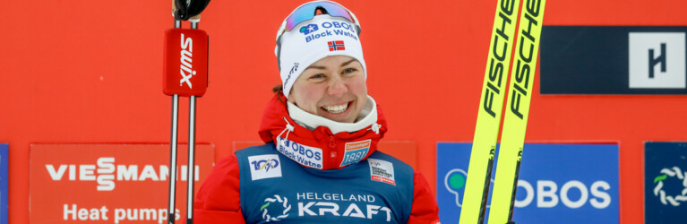 Mari Leinan Lund (NOR) lag nach dem Springen in Führung und wurde Zweite.