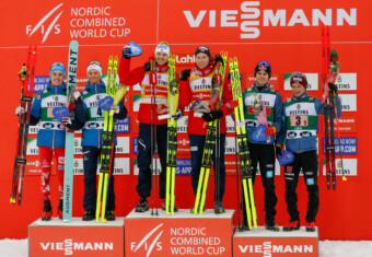 Das Podium des Teamsprints: Stefan Rettenegger (AUT I), Johannes Lamparter (AUT I), Joergen Graabak (NOR I), Jens Luraas Oftebro (NOR I), Vinzenz Geiger (GER II), Manuel Faisst (GER II), (l-r)