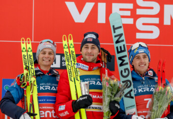 Das Podium der Herren: Johannes Lamparter (AUT), Jarl Magnus Riiber (NOR), Stefan Rettenegger (AUT), (l-r)