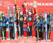 Das einzige Mixed Team-Podium des Winters: Johannes Lamparter (AUT), Lisa Hirner (AUT), Annalena Slamik (AUT), Stefan Rettenegger (AUT), Jens Luraas Oftebro (NOR), Ida Marie Hagen (NOR), Gyda Westvold Hansen (NOR), Joergen Graabak (NOR), Jenny Nowak (GER), Manuel Faisst (GER), Nathalie Armbruster (GER), Johannes Rydzek (GER), (l-r)