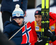 Jarl Magnus Riiber (NOR) mit Tochter Ronja