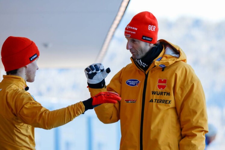 Heinz Kuttin (AUT, r), hier im Bild mit Tristan Sommerfeldt, verlässt die Nordischen Kombinierer und wird Bundestrainer der Skispringerinnen.