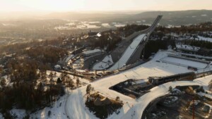 Im kommenden Winter sollen die Damen erstmals auf der Großschanze starten - hier am legendären Holmenkollen in Oslo (NOR).