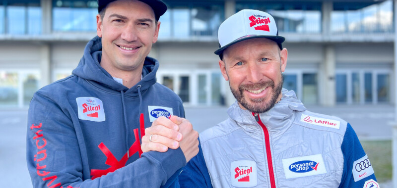 Der Sportliche Leiter des ÖSV, Florian Liegl, begrüßt Christoph Bieler (l-r) als neuen Cheftrainer der Nordischen Kombination der Herren.