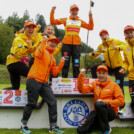 So sehen Sieger aus: Nathalie Armbruster (GER), Anne Haeckel (GER), Jenny Nowak (GER), Maria Gerboth (GER), Tim Kopp (GER), (l-r)