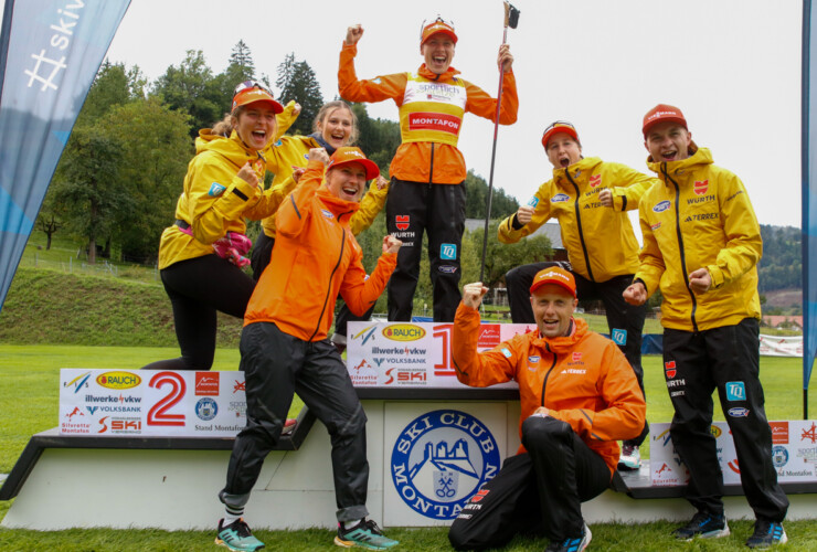 So sehen Sieger aus: Nathalie Armbruster (GER), Anne Haeckel (GER), Jenny Nowak (GER), Maria Gerboth (GER), Tim Kopp (GER), (l-r)