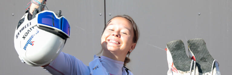 Annika Malacinski (USA) blieb bei ihrem schweren Sturz glücklicherweise unverletzt.