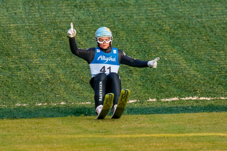 Pascal Mueller (SUI) sprang auf den dritten Zwischenrang.