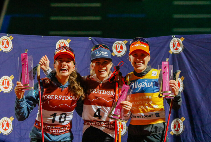 Das Podium der Damen: Nathalie Armbruster (GER), Ida Marie Hagen (NOR), Jenny Nowak (GER), (l-r)