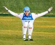 Thomas Rettenegger (AUT) gewinnt das Springen.