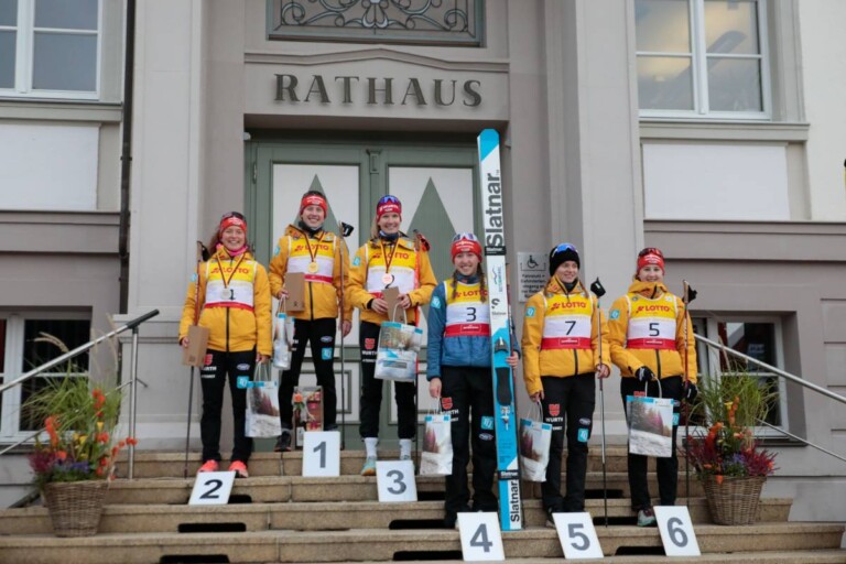 Die Tagessiegerinnen: Nathalie Armbruster (GER), Jenny Nowak (GER), Svenja Wuerth (GER), Trine Goepfert (GER), Cindy Haasch (GER), Maria Gerboth (GER), (l-r)