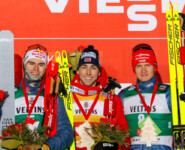 Das Podium: Vinzenz Geiger (GER), Jarl Magnus Riiber (NOR), Julian Schmid (GER), (l-r)