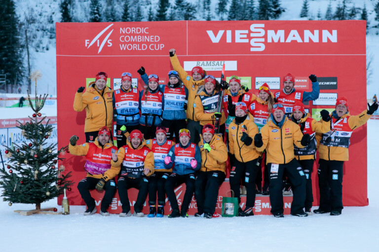 Nathalie Armbruster (GER) mit dem deutschen Team