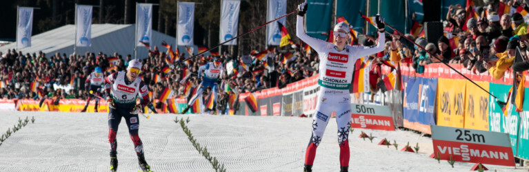 Johannes Lamparter (AUT) und Jens Luraas Oftebro (NOR) (l-r) im Zielsprint