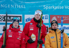 Das Podium vom Compact Race am Freitag: Aleksander Skoglund (NOR), Andreas Skoglund (NOR), Jakob Lange (GER), (l-r)