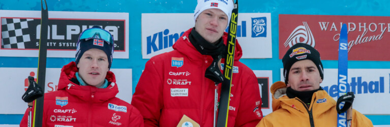 Das Podium vom Compact Race am Freitag: Aleksander Skoglund (NOR), Andreas Skoglund (NOR), Jakob Lange (GER), (l-r)