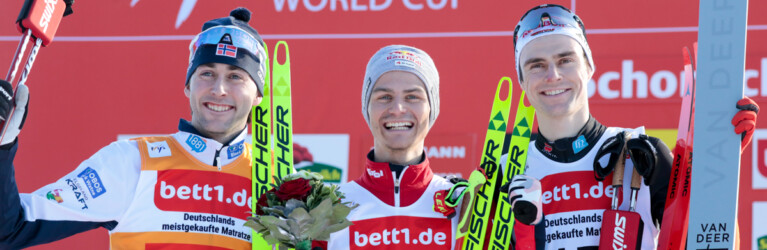 Das Podium der Herren: Jarl Magnus Riiber (NOR), Johannes Lamparter (AUT), Vinzenz Geiger (GER), (l-r)