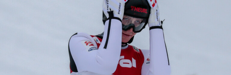 Gebrauchter Tag für Paul Walcher (AUT). Erst Sturz in der Loipe, dann ein durchwachsener Sprung.