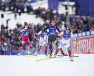 Die Spitzengruppe: Yuna Kasai (JPN), Nathalie Armbruster (GER), Ida Marie Hagen (NOR), (l-r)