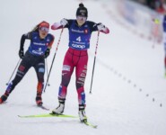Yuna Kasai (JPN) kommt vor Nathalie Armbruster ins Ziel.