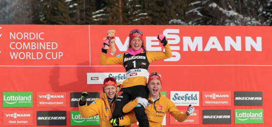 Nathalie Armbruster (GER), Coach Florian Aichinger (GER), Coach Tim Kopp (GER), Jenny Nowak (GER), Maria Gerboth (GER), Ronja Loh (GER), Cindy Haasch (GER), Physio Nina Jung (GER), (l-r)