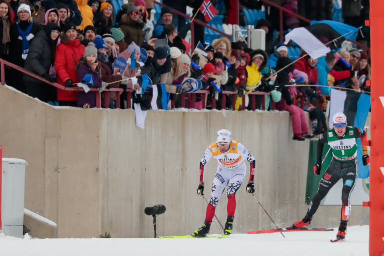 Zielsprint: Jarl Magnus Riiber (NOR), Vinzenz Geiger (GER), (l-r)