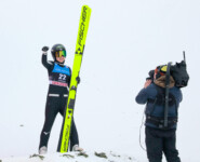 Haruka Kasai (JPN) gewinnt das Springen.
