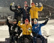 Strahlende Gesichter nach dem Junioren-Einzel: Atsushi Narita (JPN), Paul Walcher (AUT), Richard Stenzel (GER) (oben, l-r), Kyotaro Yamazaki (JPN), Felix Brieden (GER), Andreas Gfrerer (AUT) (unten, l-r)