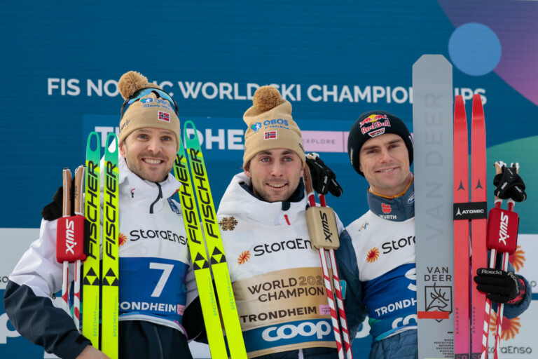 Joergen Graabak (NOR), Jarl Magnus Riiber (NOR), Vinzenz Geiger (GER), (l-r)