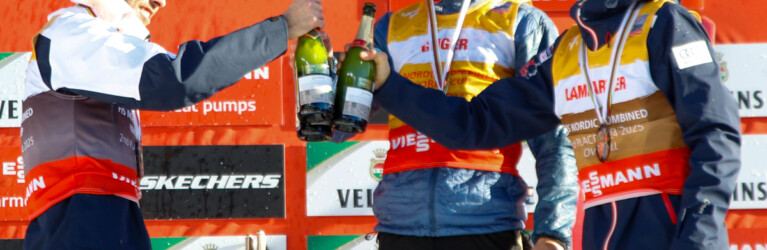 Die Top 3 der Gesamtwertung: Jarl Magnus Riiber (NOR), Vinzenz Geiger (GER), Johannes Lamparter (AUT), (l-r)