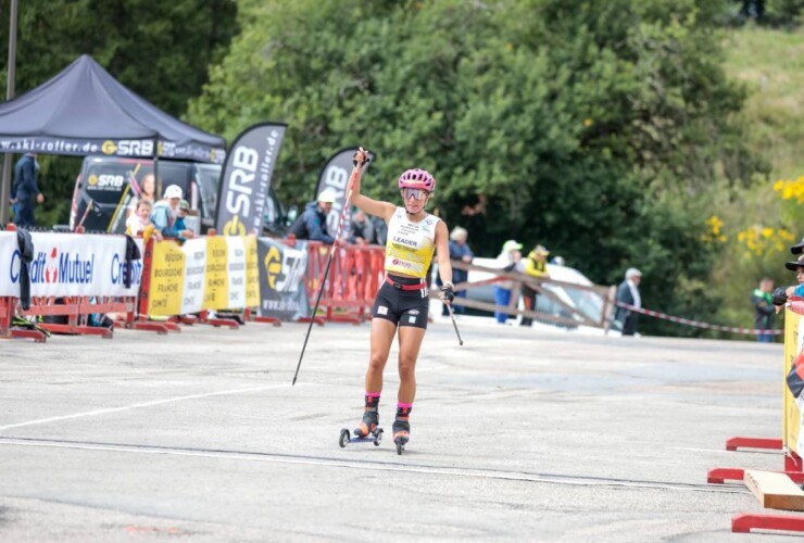 Nathalie Armbruster (GER) gewinnt in Chaux-Neuve.