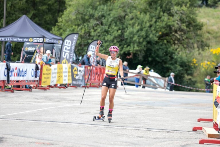 Nathalie Armbruster (GER) gewinnt in Chaux-Neuve.