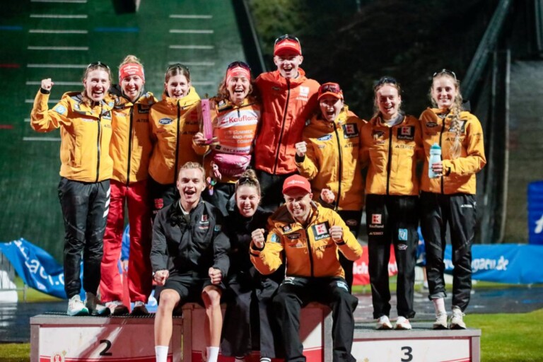 Nathalie Armbruster (GER) inmitten des deutschen Teams