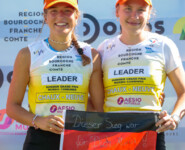 Die Siegerinnen: Nathalie Armbruster (GER), Jenny Nowak (GER), (l-r) mit einem Gruß an die verletzte Maria Gerboth