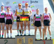 Das Podium der Damen: Ema Volavsek (SLO), Teja Pavec (SLO), Nathalie Armbruster (GER), Jenny Nowak (GER), Minja Korhonen (FIN), Anna Kerko (FIN), (l-r)