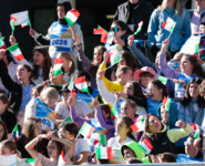 Zahlreiche Schulklassen waren am Freitag als Zuschauer an der Schanze.