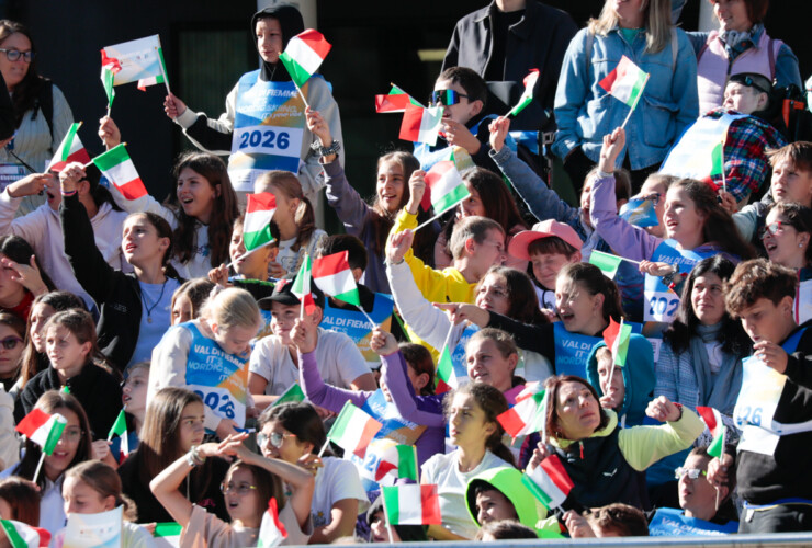 Zahlreiche Schulklassen waren am Freitag als Zuschauer an der Schanze.