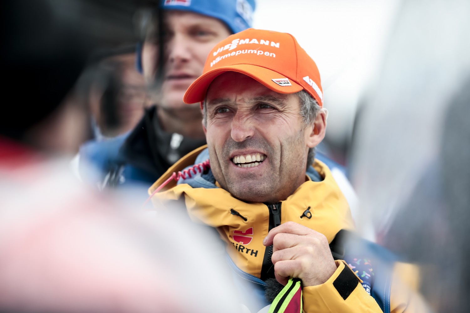 Kurznews-Langlauf-Teamchef-Schlickenrieder-verletzt-Saison-Aus-f-r-Kombiniererin-und-Nachwuchs-bei-Herrmann-Wick