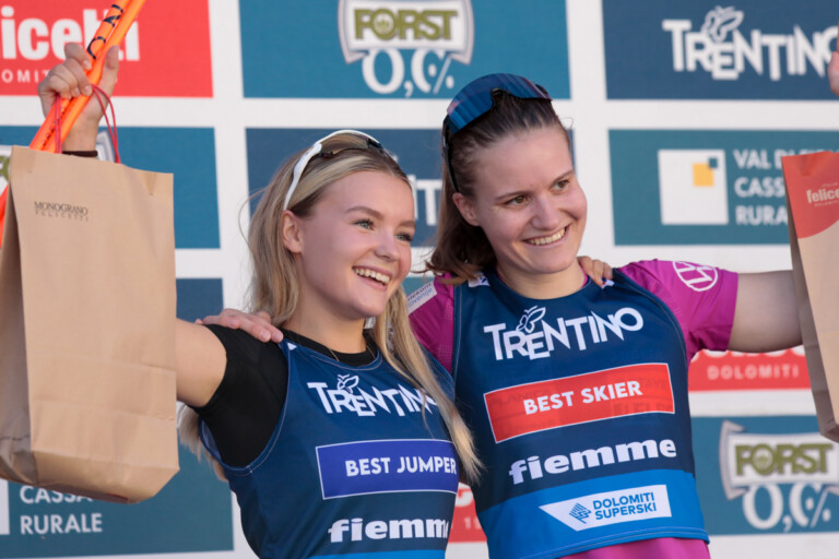 Beste Springerin und beste Läuferin: Minja Korhonen (FIN) und Ema Volavsek (SLO) (l-r)