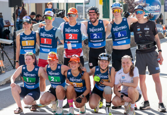 Die besten drei Teams: Lisa Hirner (AUT I), Johannes Lamparter (AUT I), Julian Schmid (GER I), Johannes Rydzek (GER I), Einar Luraas Oftebro (NOR I), Jens Luraas Oftebro (NOR I), (l-r), Claudia Purker (AUT I), Jenny Nowak (GER I), Nathalie Armbruster (GER I), Ida Marie Hagen (NOR I), Marte Leinan Lund (NOR I), (l-r)