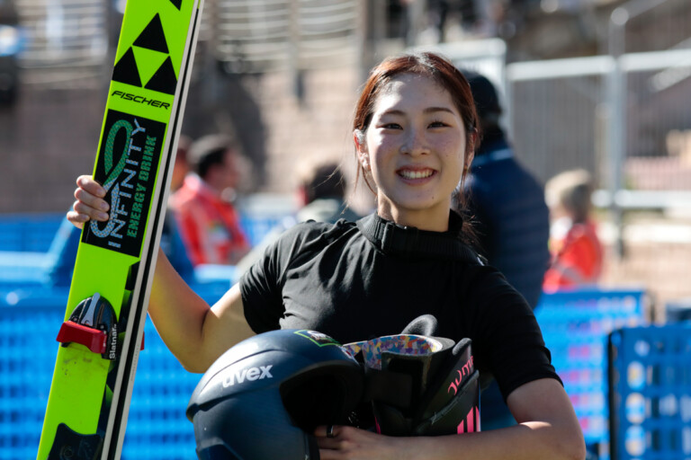 Yuna Kasai (JPN) gewann den Sprungdurchgang.