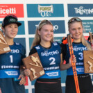 Die Tagessiegerinnen: Yuna Kasai (JPN), Minja Korhonen (FIN), Heta Hirvonen (FIN), (l-r)