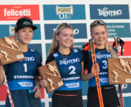 Die Tagessiegerinnen: Yuna Kasai (JPN), Minja Korhonen (FIN), Heta Hirvonen (FIN), (l-r)