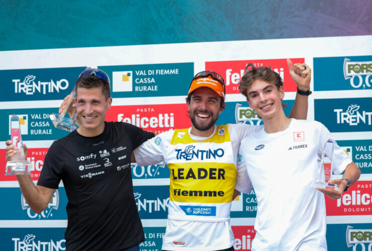 Die Top 3 der Gesamtwertung: Laurent Muhlethaler (FRA), Johannes Rydzek (GER), Richard Stenzel (GER), (l-r)