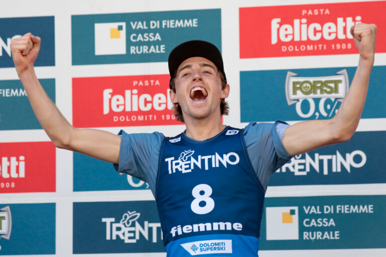 Stefan Rettenegger (AUT) feiert seinen zweiten Tagessieg.