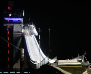 Training und PCR der Frauen musste am Freitag aufgrund des Windes abgesagt werden. Die Männer konnten spät am Abend schließlich springen.