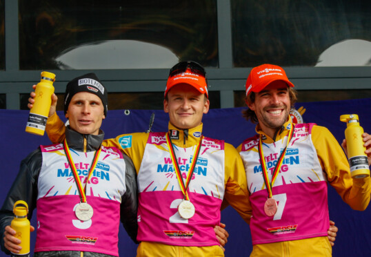 Podium bei den Männern: David Mach (GER), Julian Schmid (GER), Johannes Rydzek (GER), (l-r)