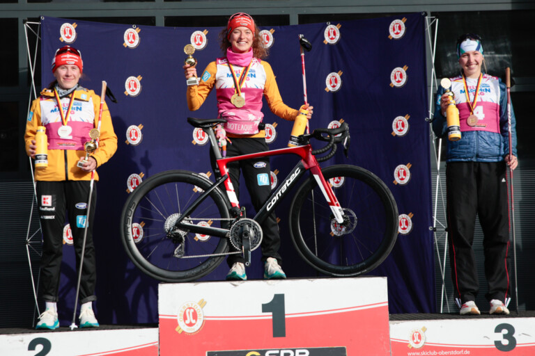 Podium bei den Frauen: Jenny Nowak (GER), Nathalie Armbruster (GER), Trine Göpfert (GER), (l-r)